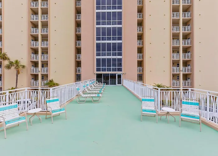 The Shores Club 402