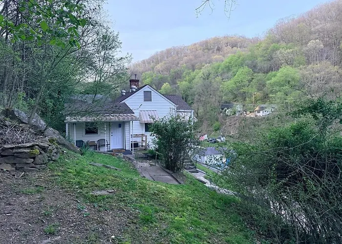 Completely Renovated For You Mountain View Cottage