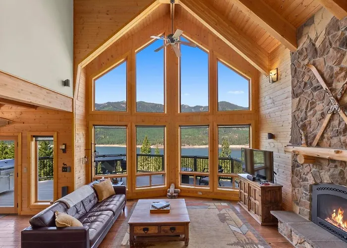 A Pnw Dream! Hot Tub, 3 Private Acres & Mnt Views!