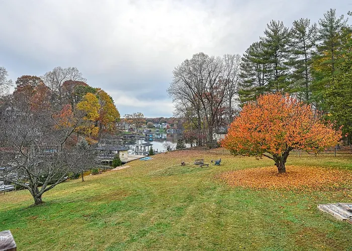 Yellow Fellow - Lake House With Hot Tub, Waterfront Deck, Swimming Cove & Firepit