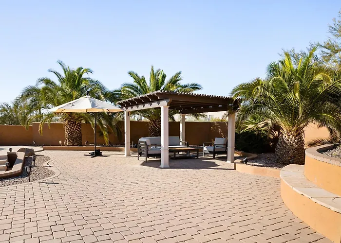 Private Desert Retreat W Heated Pool Spa • Mountain Views