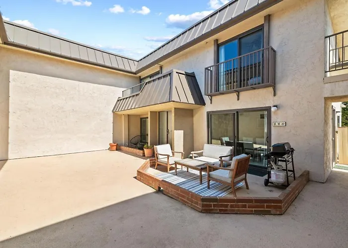 Ocean Breeze Getaway - Solana Beach Condo