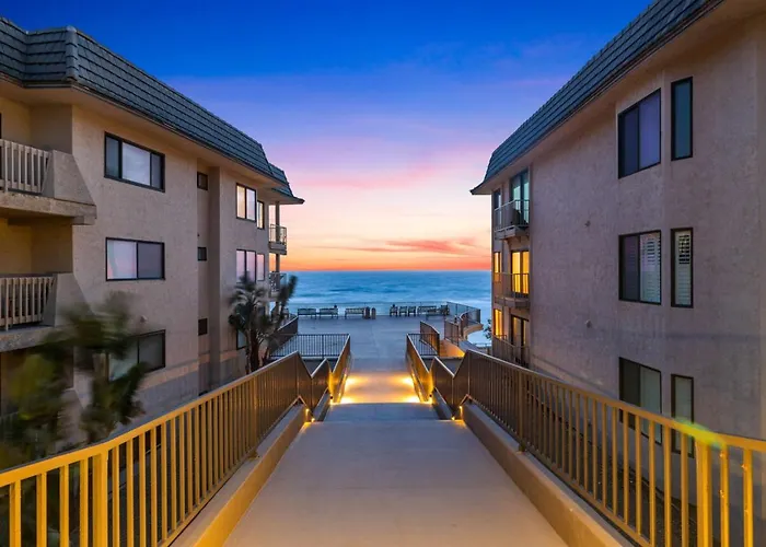 Ocean Breeze Getaway - Solana Beach Condo