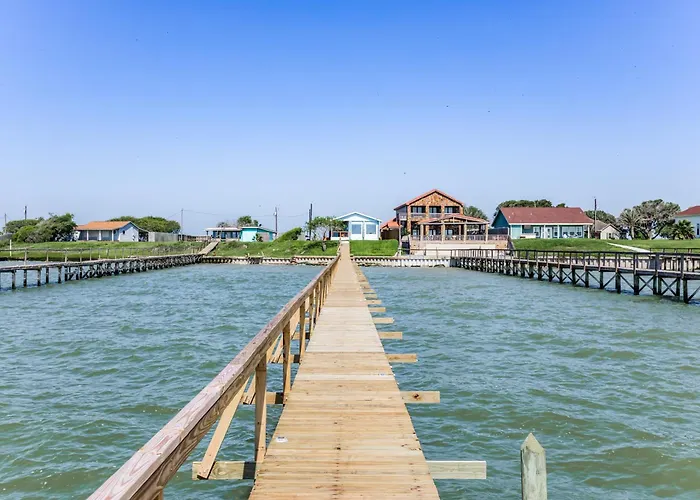 Castaways Retreat And Private Pier