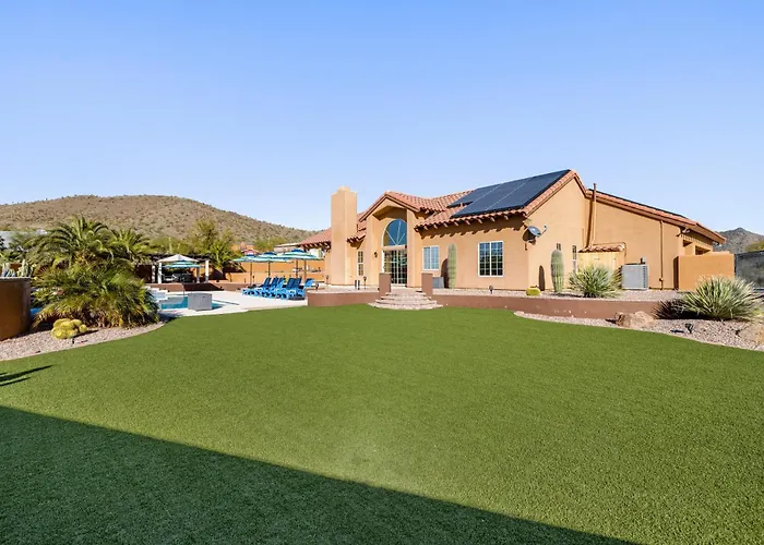 Private Desert Retreat W Heated Pool Spa • Mountain Views