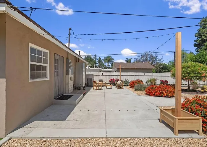 Backyard Oasis In The Woods Streets Dwtn Cbu Rcc