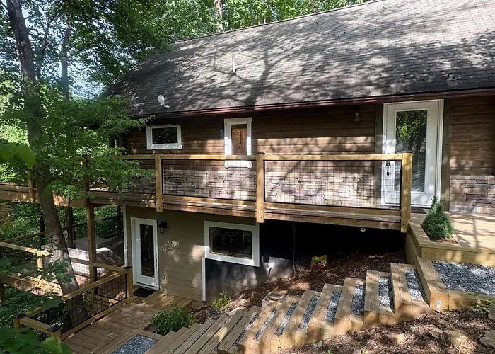 Treetops Cottage In Lake Lure