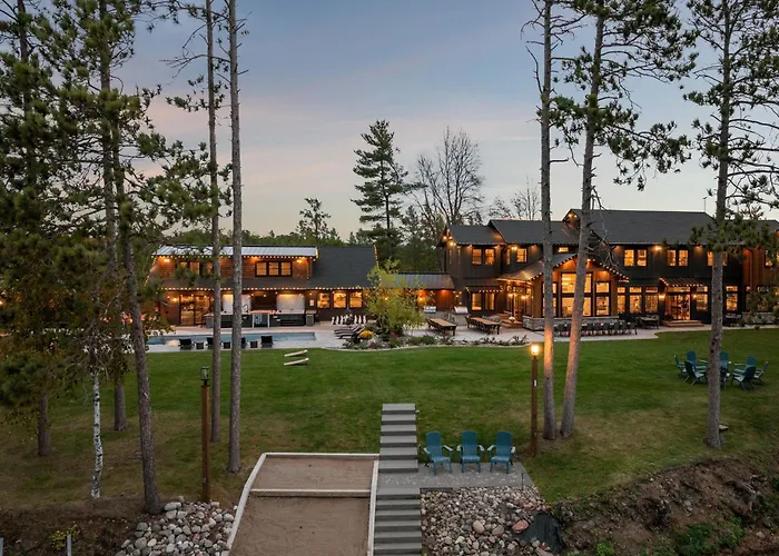 Spooner Lake Island - Hot Tubs, Pool, Theatre