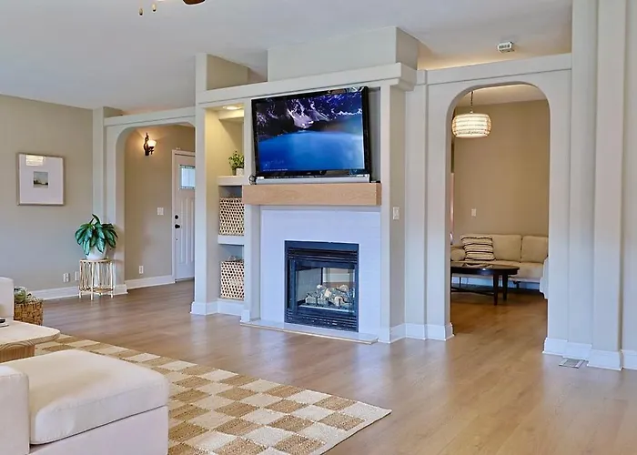 Happy'S Hideaway, Downtown, Hot Tub, Sleeps 12