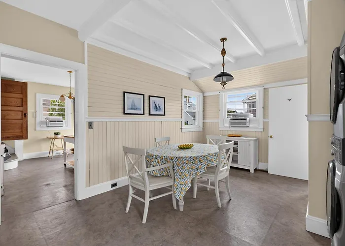 Oceanfront Retreat On Goochs Beach 7 Bedrooms