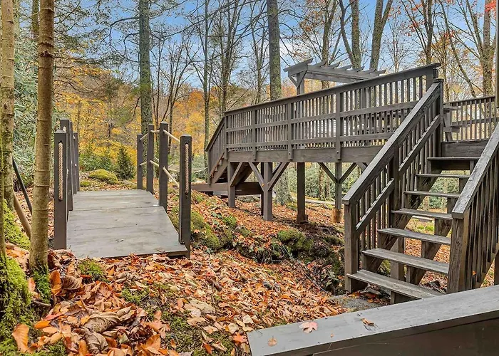 Amazing Treehouse Chalet At Sugar Mountain Resort