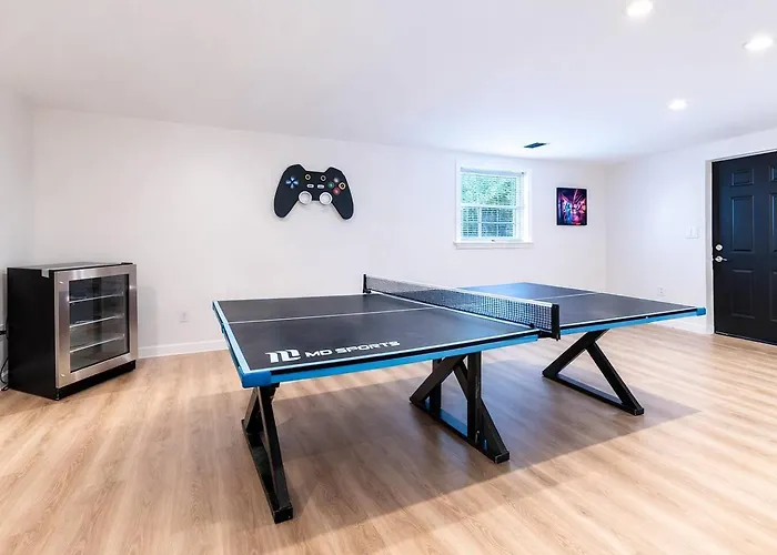 Northside Newly Renovated Stylish 3Br 2Ba