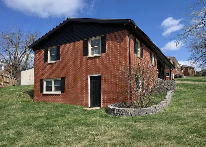 Northside Newly Renovated Stylish 3Br 2Ba
