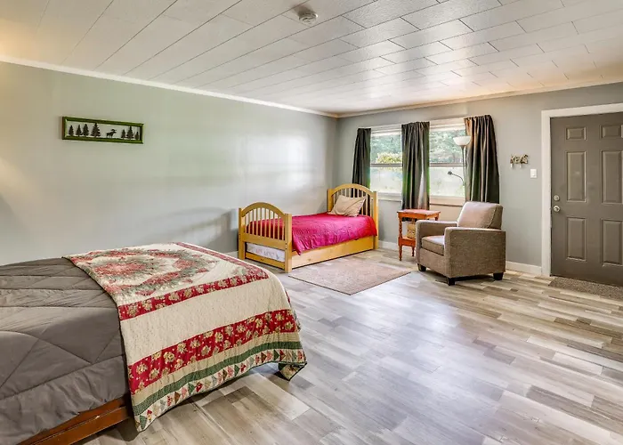 Walk To Main St & Schroon Lake! Cozy Upstate Gem