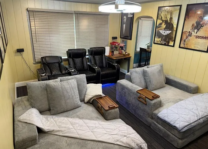Hot Tub And Home Theatre In The Hood