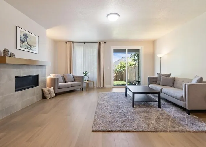 Spacious West Linn Midterm Retreat - 3Br, Fully Fenced Family Friendly Home