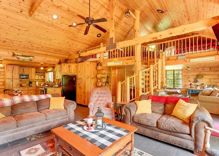 Angler Friendly! Pere Marquette Riverfront Retreat
