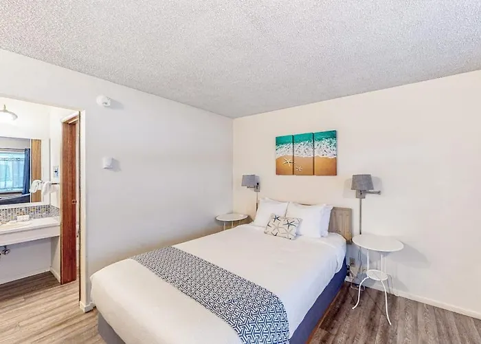 Perfect Beach Room With Fast Wifi - Walk To Old Town Shops & Eateries