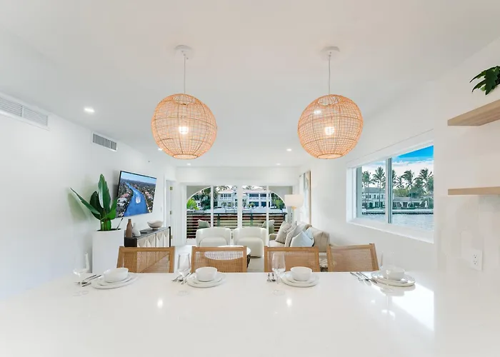 The Spanish River - 2Br Waterfront Boca