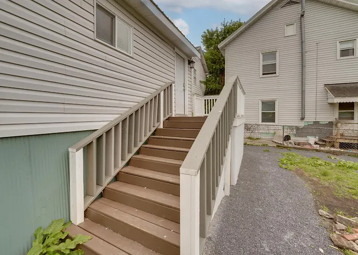 Walkable Hinton Getaway: Raft New River Gorge!