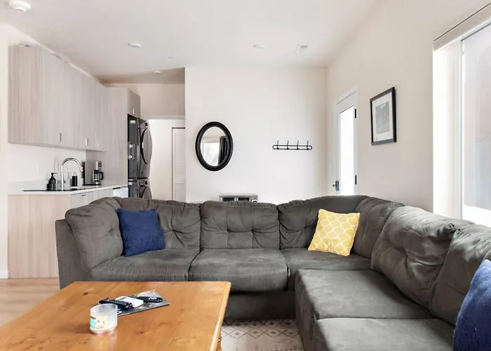 Hot Springs Getaway - Bright, Modern 2Br Townhouse