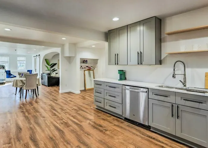 Peachtree City Apartment Near Lake Kedron