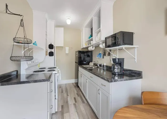 Coldwater Suite Downtown Retreat, 1Bed1Bath