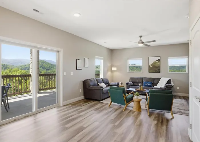 Serenity Ridge Clubhouse Unit 6- Big Groupspool