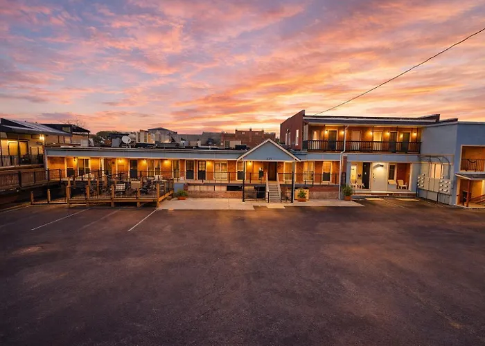 Main Street 2Br - Walk To Dining & Riverfront