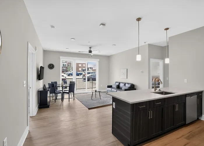 Homey 2Br With Great Space