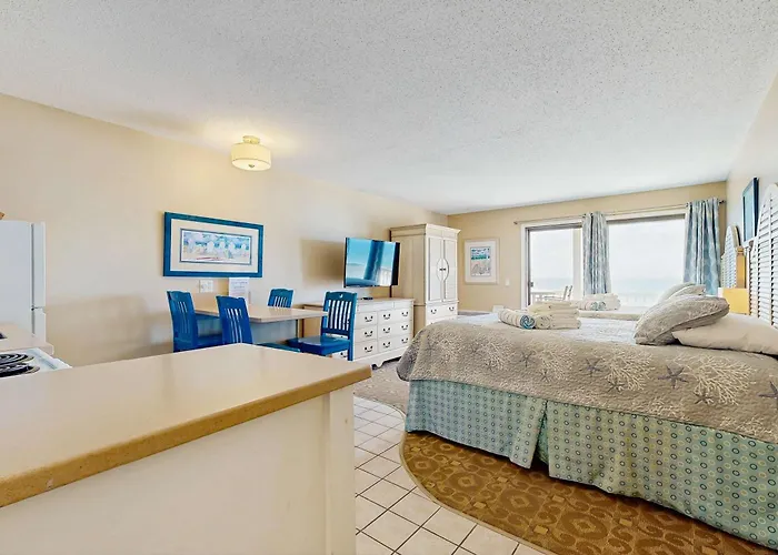 Oceanfront Hideaway With Full Kitchen Ac Sunrise-View Balcony