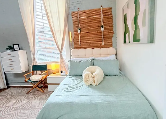 The Allman Loft, Walk To Food, Bars And Coffee