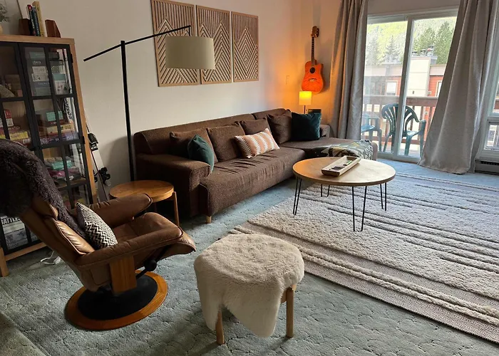 Alpine Charm By Alyeska Sleeps 6