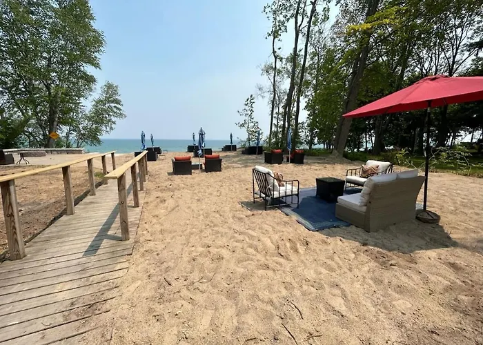 Great Lakes Resort - Jr Suite - Suite 2