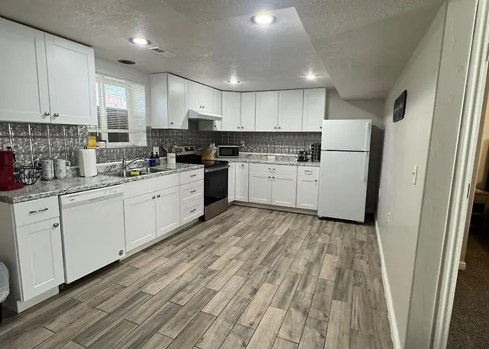 Cozy Apt In Downtown Logan