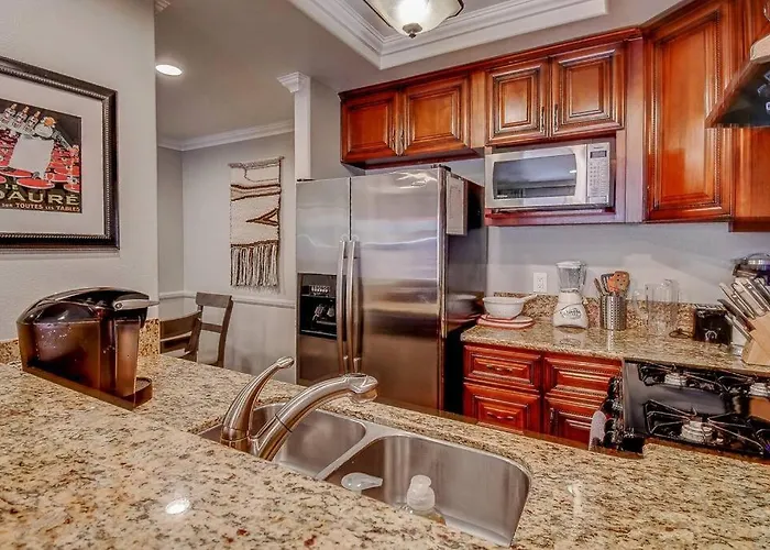 Closest Walk Across Street To Disneyland Full Kitchen Free Laundry Free Parking Pool & Spa