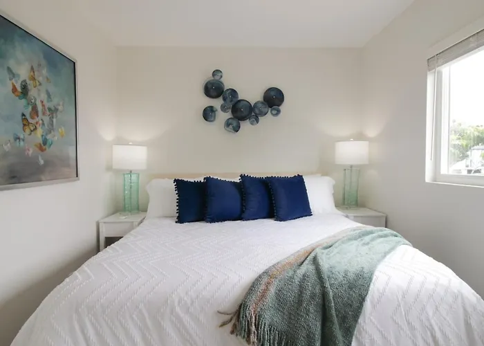 Beachside 2Br Condo, 2 King Beds , Near Disney