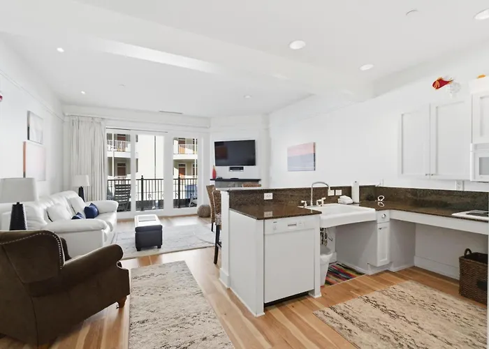 Charming Lodge Suite 261 In Bay Harbor With 1 Bedroom And Village View.