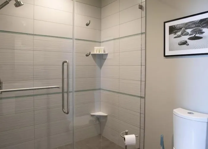 Downtown Luxe 2Br Loft Apt - Sleeps 8 - Walkable