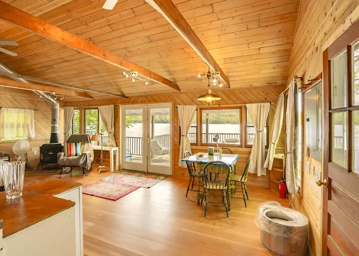 Waterfront Berkshires Studio W/ Dock On Goose Pond