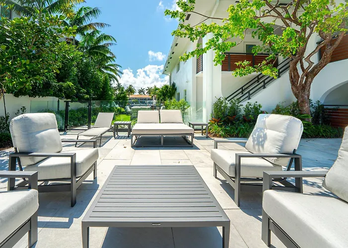 The Boathouse - Boca Waterfront Retreat