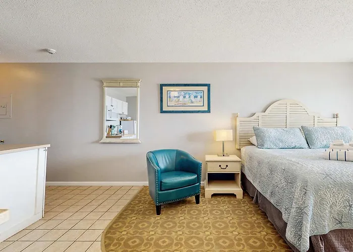 Oceanfront Escape With Full Kitchen Bay-View Balcony Ac & Firepit