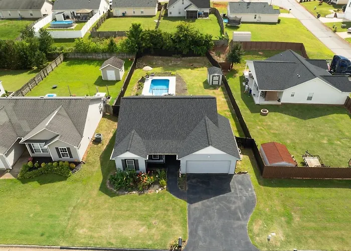 Cozy And Luxurious Home With Pool 3Br 2Bt