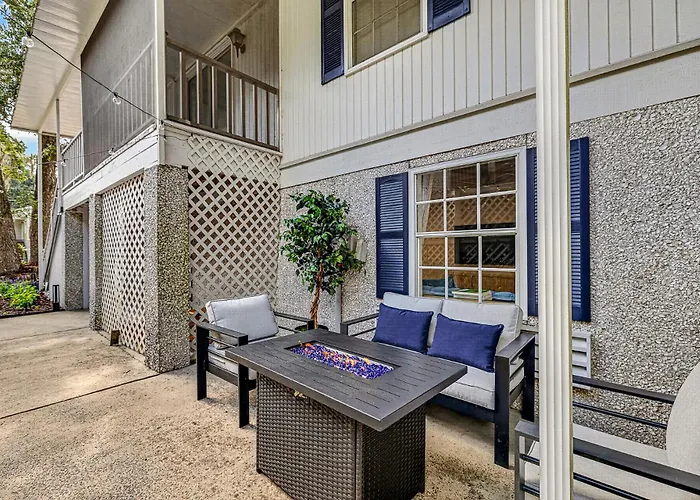 New Designer Coastal Retreat And Walk To Redfern