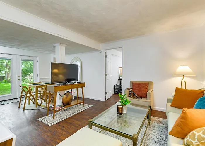 4 Mi To Lake Bernard Frank! Bright Unit W/ Patio