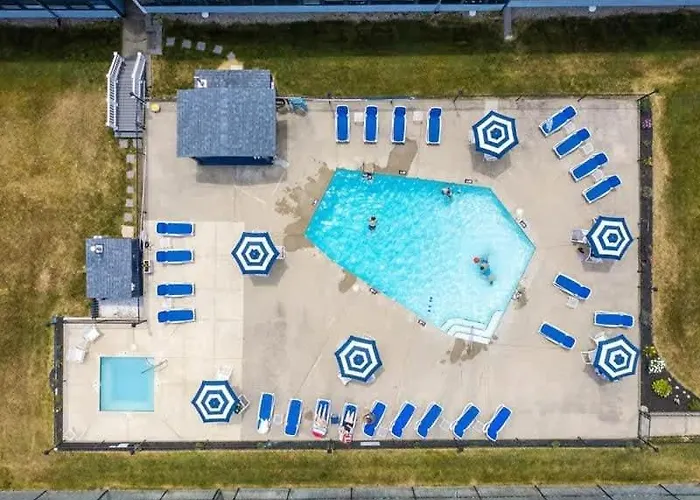 Nautical Mile Resort 1-Bedroom Efficiency Suite