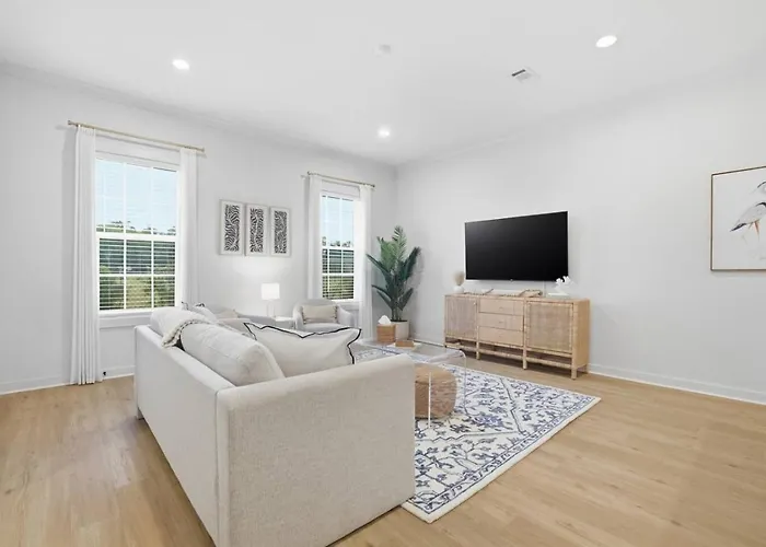 Coastal 1Br With Pool - Near Beach