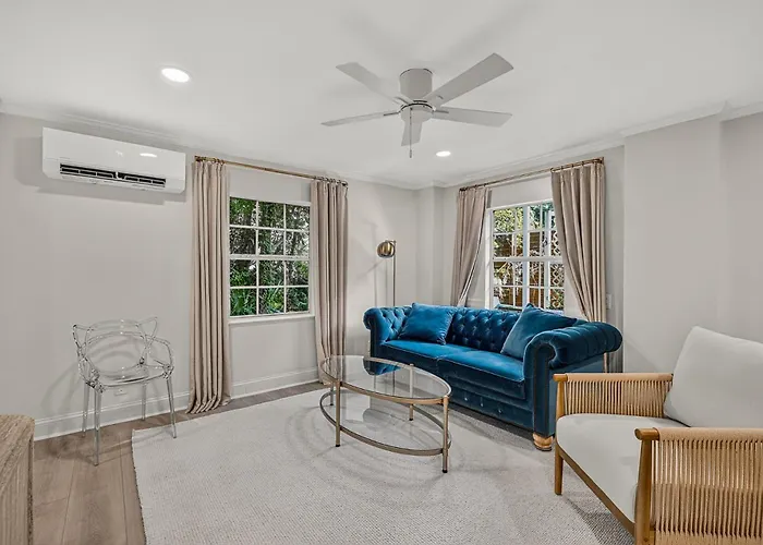 New Designer Coastal Retreat And Walk To Redfern