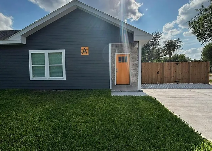 Pierce Haven, Modern Retreat With Private Patio
