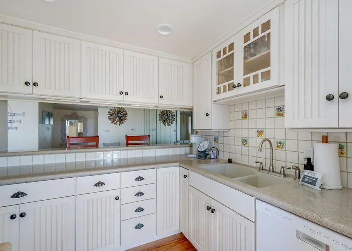 Beachfront 2Br Harbor Condo W Ocean View Balcony